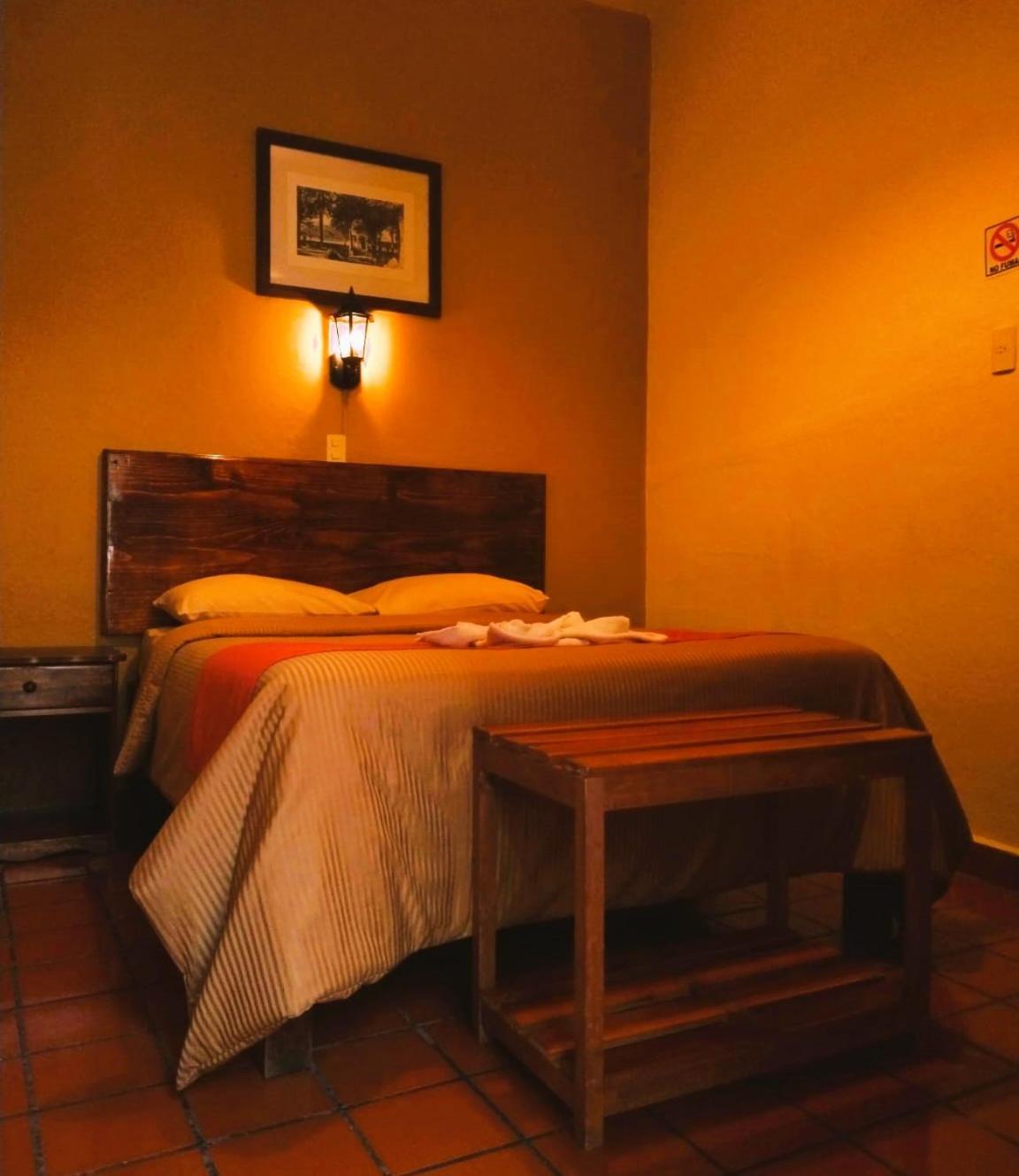 Hotel Posada Dominnycos San Cristóbal de Las Casas Exterior foto